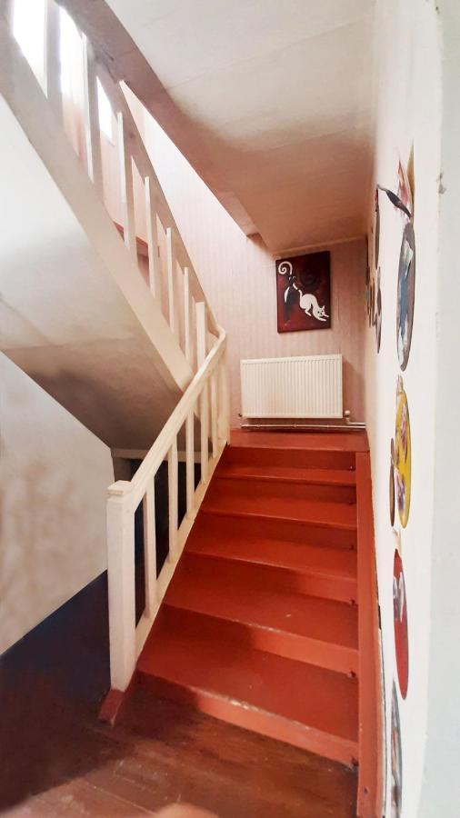 Guest House Tall Rooms Zugdidi Exterior foto