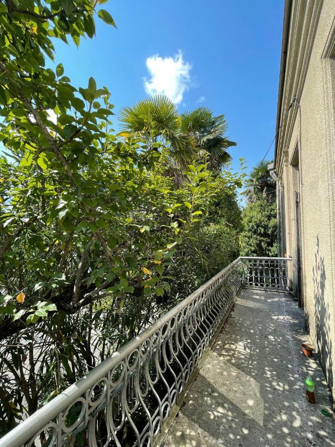 Guest House Tall Rooms Zugdidi Exterior foto